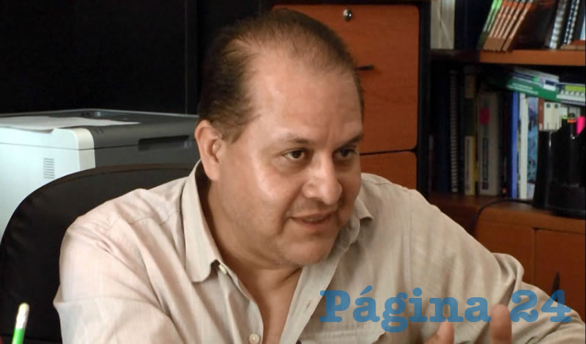 “Primero hay que llenar Zapotillo y después dejar pasar el agua, mientras no va a haber agua y se dice por ahí que puede tardar hasta 10, 11 años en llenar la presa El Zapotillo, entonces, qué va a pasar con esa presa (El Purgatorio) durante esos 10 u 11 años, pues obviamente no va a tener agua”, explicó Hermes Ramírez, investigador de la UdeG/Foto: Francisco Andalón López 