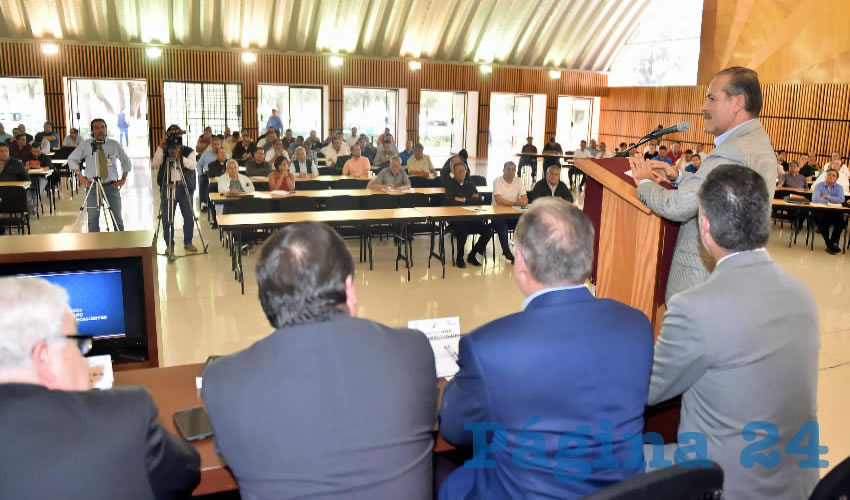 El gobernador Mart&iacute;n Orozco Sandoval encabez&oacute; una reuni&oacute;n de trabajo con miembros de la Di&oacute;cesis local