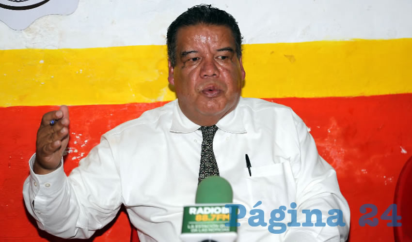 Francisco Flores Flores, coordinador Estatal de Cimientos del Magisterio (Foto: Edilberto Lu&eacute;vano Santill&aacute;n)