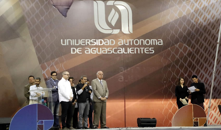 Se presentó el proyecto “I love Ecuador” que implementó grupo empresarial de diseño para reconstrucción y reactivación de zonas siniestradas tras el sismo