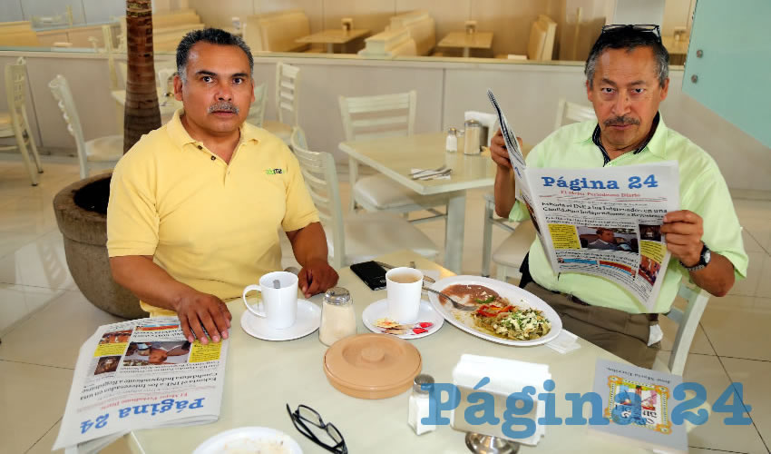 En el restaurante Del Centro compartieron el primer alimento de la mañana José Martín Durón Juárez y Ricardo Alba Rodríguez