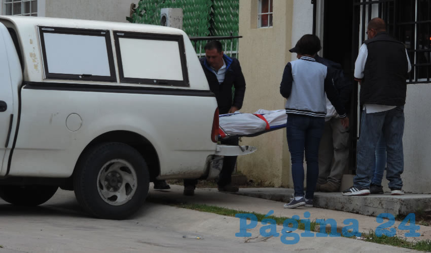 Peritos retiran el cadáver de Juana Camila Chávez Alvarado