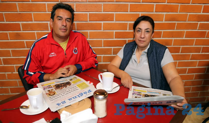 En Las Antorchas almorzaron Héctor Díaz Acero y Gloria Martín del Campo Ramírez