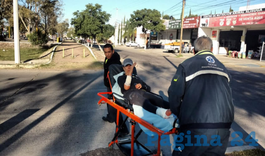 La mujer fue atendida por param&eacute;dicos y trasladada a la Cl&iacute;nica Guadalupe