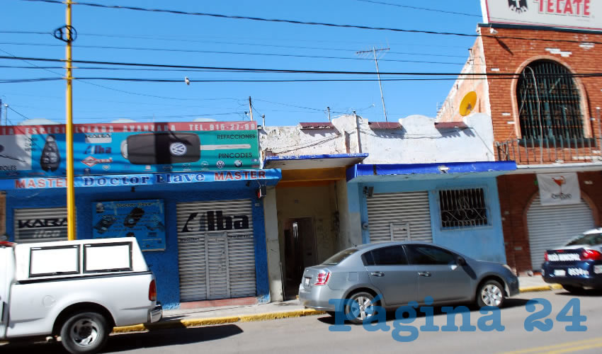 En un cuarto de esta vecindad de la calle 28 de agosto, se mató Leonardo Moreno, quien en sus últimos instantes intentó librarse del dogal que le aprisionaba el cuello