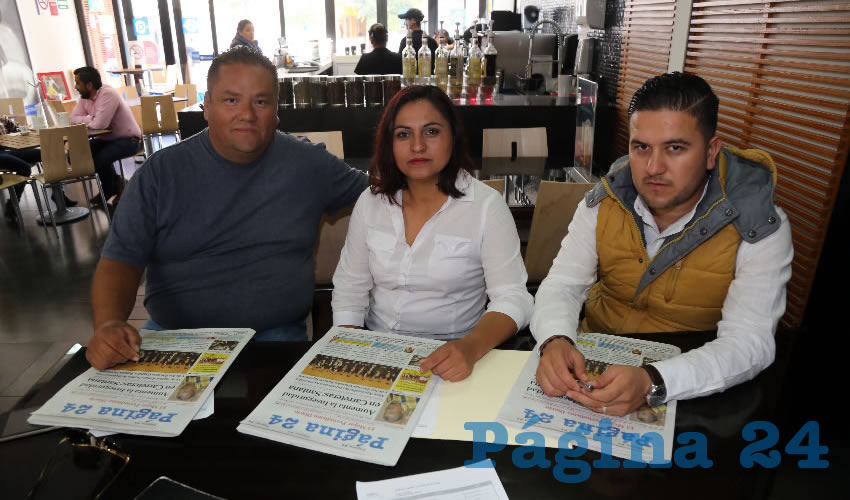 En Café Punta del Cielo se reunieron los empresarios Sergio Muñoz Castañón, Noemí Villalobos Pérez y Juan Carlos Romo Herrera