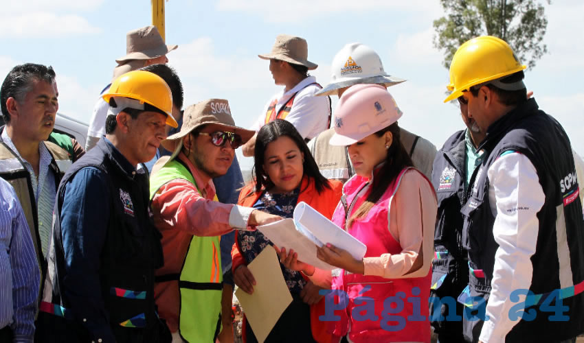 En la renovación de estas importantes avenidas, que se estima queden listas a finales de noviembre, se instala concreto hidráulico cuya vida útil es de 20 años
