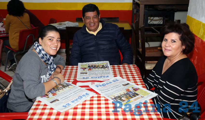 En Gorditas La Merced almorzaron Miriam Hidalgo González, Luis Felipe Hidalgo Trujillo y Miriam González Dávila