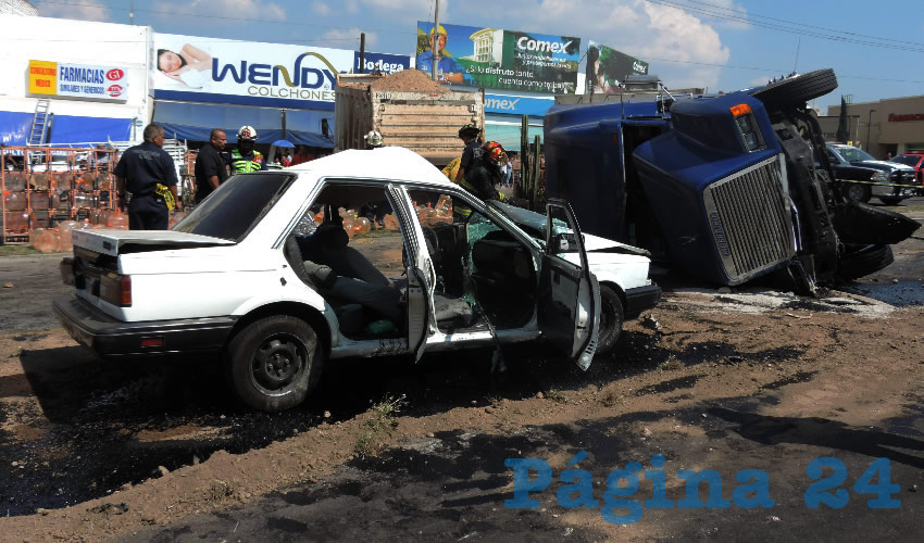 El accidente ocurrió en el cruce del bulevar Guadalupano y la avenida Siglo XXI