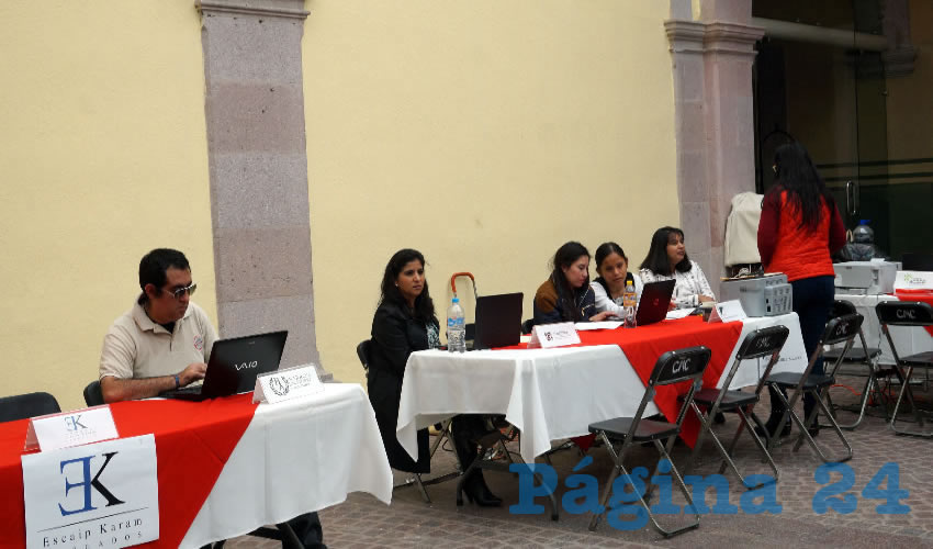 Estas actividades dieron inicio desde el pasado jueves 19 de octubre, y continuarán hasta el día de hoy sábado 21 de octubre, ofreciendo diferentes servicios a trabajadores que cuentan o pueden acceder al crédito infonavit (Foto Merari Martínez Castro)