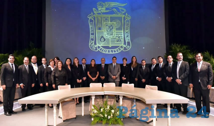 En esta Sesión Solemne se contó con la asistencia de diputados locales, federales y representantes de cámaras empresariales, además de medios de comunicación