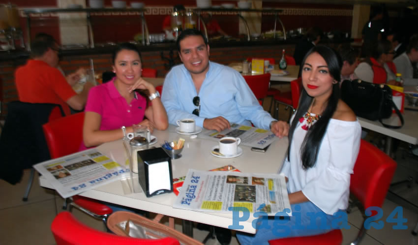 Patricia Rodríguez Gutiérrez, Jorge Bárcenas Balmaceda y Bárbara Suárez Medina compartieron el pan y la sal en el restaurante Mitla