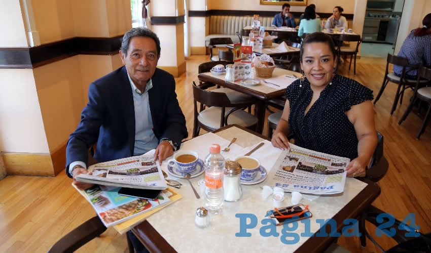 En Sanborns Francia almorzaron Ernesto de Lucas Palacios, y Elsa Mabel Landín Olivares, diputada local por el PRI