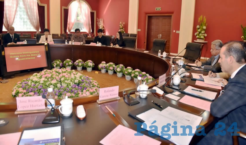 El jefe del Ejecutivo refirió que buscarían criterios de selección para que sean los mejores estudiantes los acreedores de este apoyo