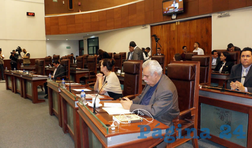 Fuerte reclamo le hicieron los diputados al gobernador Alejandro Tello: fue un ya basta de tanto asesinato y le exigen restituya el Estado de Derecho (Foto Merari Martínez Castro)