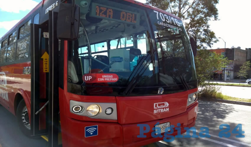 Improvisación de la mala hizo el gobierno de Jalisco con la línea secundaria 703, que a dos meses de puesta en marcha fue “recortada” por el gobierno de Jalisco a través de la Semov, afectando a miles de usuarios que confiaban en que el servicio de transporte mejoraría/Foto: Francisco Andalón López 