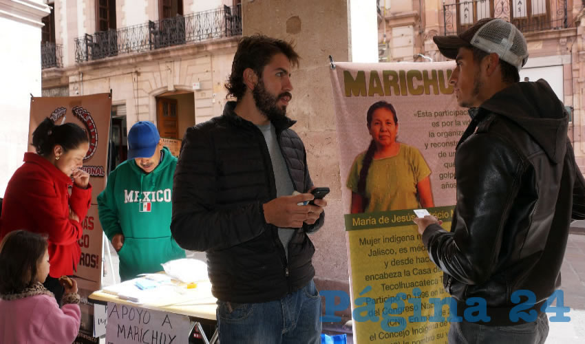 La recolección de firmas se está realizando en todos los estados de la república mexicana, ya que uno de los lineamientos del Instituto Nacional Electoral (INE) para que los aspirantes a candidaturas, obtengan el nombramiento, es reunir el 1 por ciento del padrón electoral a nivel nacional (Foto Merari Martínez Castro)