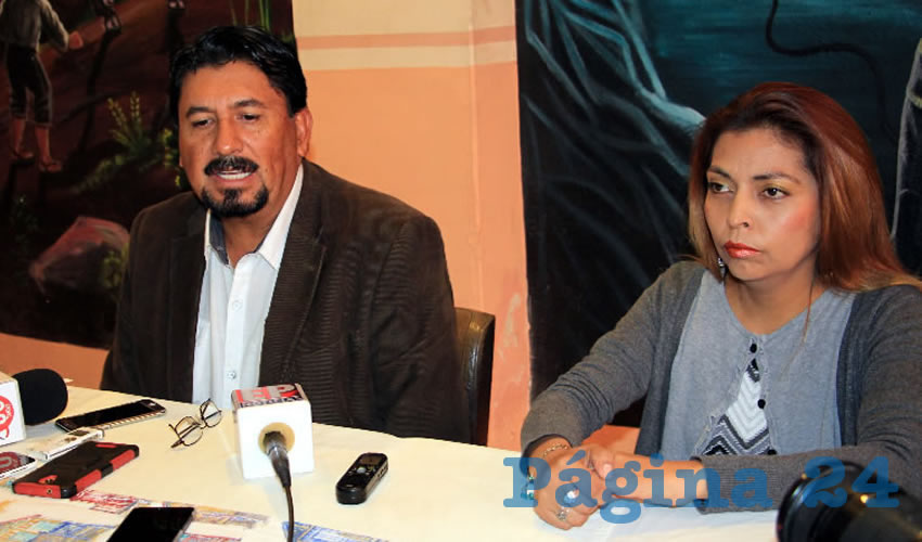 En conferencia de prensa, el ex diputado migrante, José Guadalupe Hernández Ríos, dio a conocer que presentó su petición, para poder ser aspirante a candidato para la senaduría del estado de manera independiente, sin embargo fue rechazada. (Foto: Rocío Castro Alvarado)