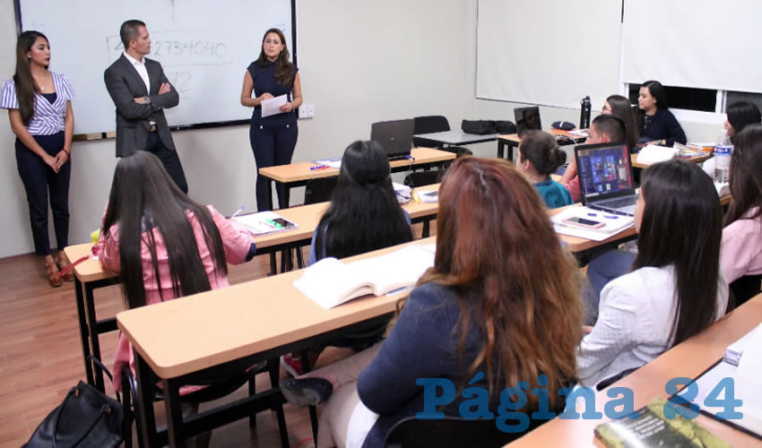 Tere Jim&eacute;nez junto con la titular de IMJUVA, Nohem&iacute; Herrada Campos, se reunieron con estudiantes de la Universidad Cuauht&eacute;moc