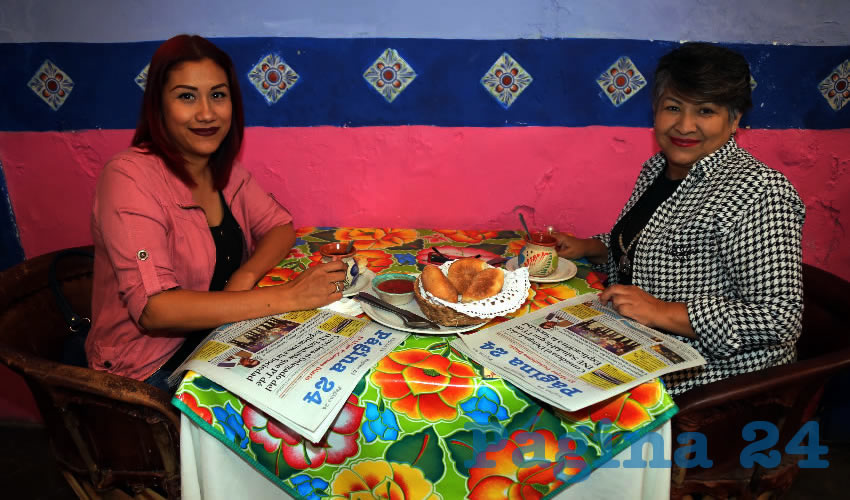 En La Saturnina almorzaron Elizabeth Delgado Salas y Delia L&oacute;pez Saucedo