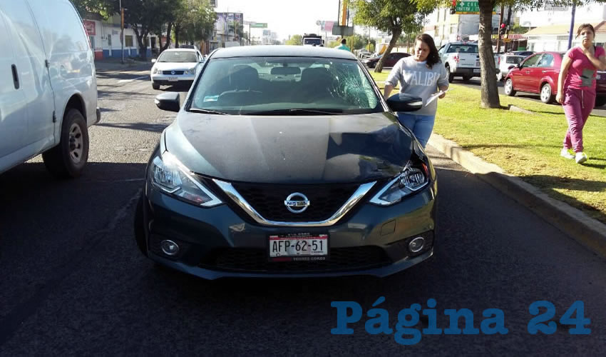 La conductora del Nissan Sentra aseguró que la fémina atravesó intempestivamente la arteria