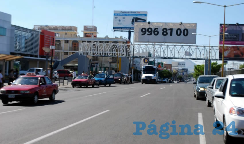 Mayra estuvo a punto de arrojarse desde el puente vehicular situado a la altura de la Central Camionera
