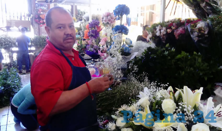 Felipe S&aacute;nchez, empleado de la Florer&iacute;a Josefina