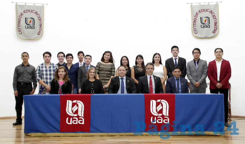 Se entregaron certificados y diplomas a j&oacute;venes que participaron en la convocatoria mayo-junio de 2017