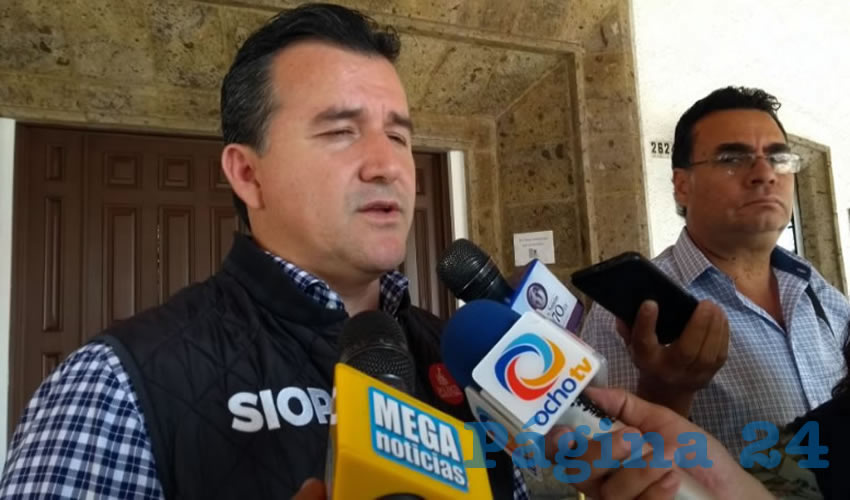 Realizarán ejercicios junto con Movilidad durante el periodo vacacional para que los estudiantes de centros universitarios “no tengan ningún problema en cohabitar con el tráfico de quienes transitan sobre Periférico”, indicó el secretario de Infraestructura y Obra Pública Netzahualcóyotl Ornelas Plascencia/Foto: Francisco Andalón López 