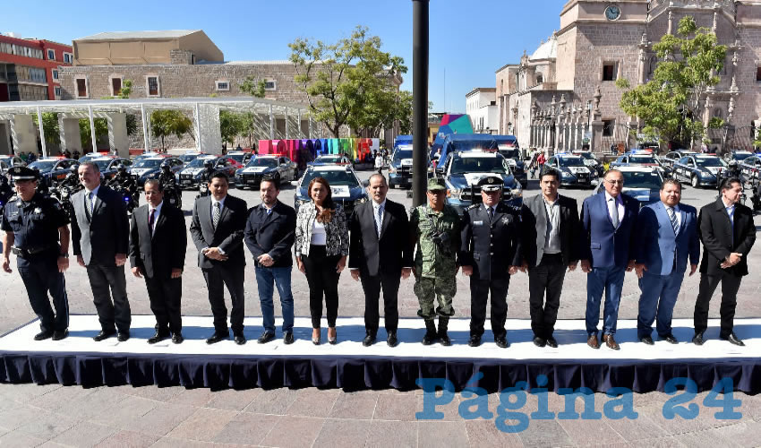 MOS presidió junto con la alcaldesa Teresa Jiménez Esquivel la ceremonia de equipamiento a corporaciones de seguridad pública del municipio de Aguascalientes