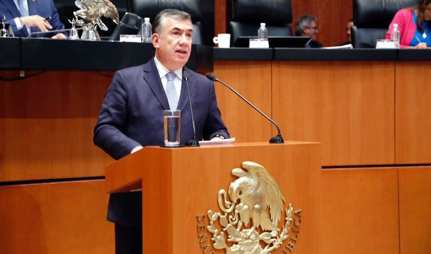 José de Jesús Santana García, senador de la República