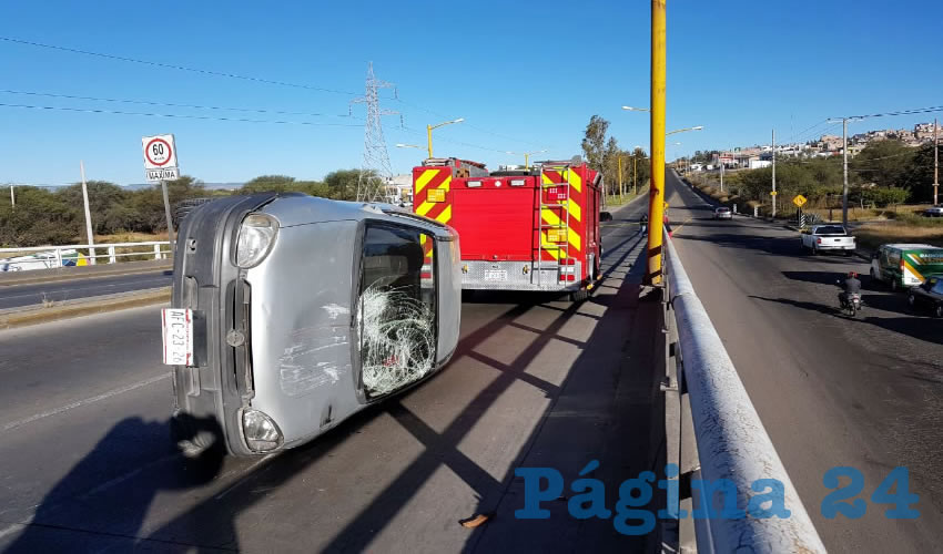 El automóvil Chevrolet Chevy se volcó sobre su costado izquierdo, iniciando la trágica secuencia de choques