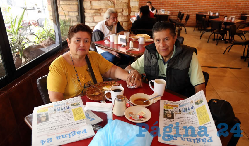 En el restaurante Las Antorchas almorzaron Regina Gendron Bernal y Jorge Lacarriere Espinoza, que nos visitan de Veracruz