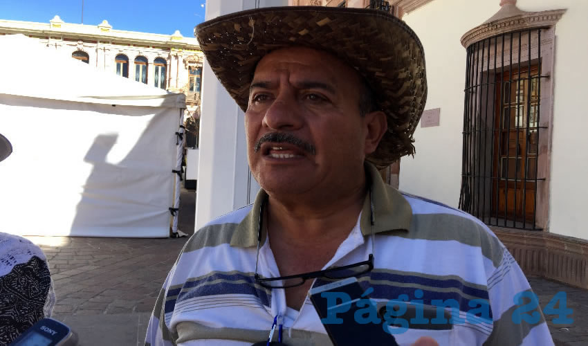 Miguel Hernández Barrios, tío de Froy Irám Ortiz Hernández, joven víctima de asesinato por una bala perdida durante un tiroteo (Foto Cristo González)