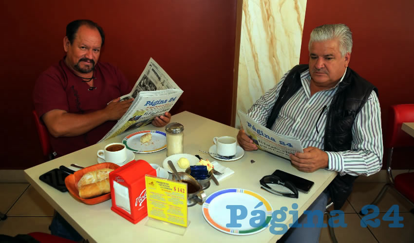 En el restaurante Mitla compartieron el pan y la sal Cecilio Ávila García y Rubén Acosta Gutiérrez