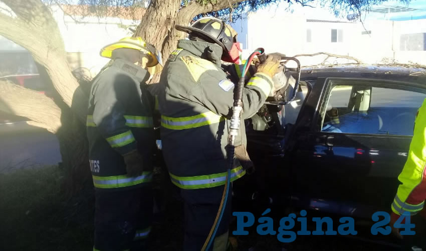 Con las “quijadas de la vida”, el conductor fue rescatado
