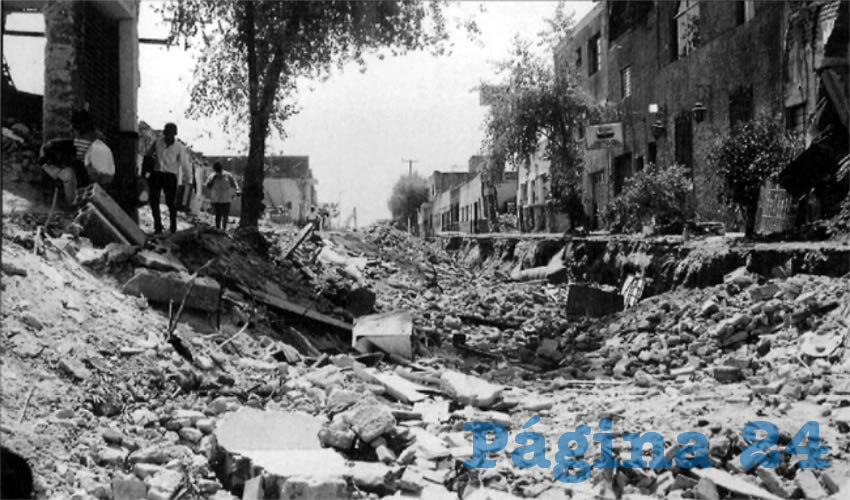 En el trágico accidente hubo negligencia por parte de quien debió revisar la protección catódica del poliducto en ese punto y eso se combinó con el error de las autoridades de Protección Civil de Guadalajara que pidieron a los bomberos echar agua al drenaje intentando diluir el combustible, con lo que se incrementó la oxigenación en el drenaje y la explosividad/Foto: Cortesía 