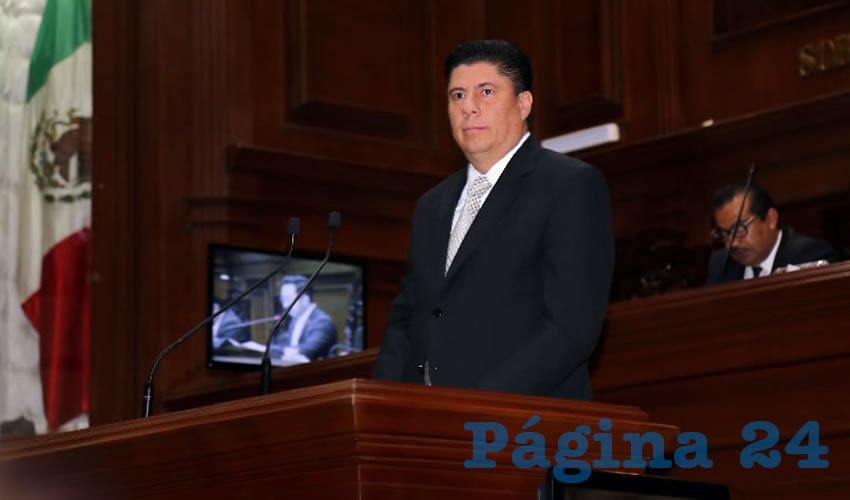 El funcionario estatal expuso a los diputados una s&iacute;ntesis de lo que se proyecta para el pr&oacute;ximo a&ntilde;o, y se&ntilde;al&oacute; que no se contemplan nuevos impuestos, ni incrementos (Fotos: Eddylberto Lu&eacute;vano Santill&aacute;n)