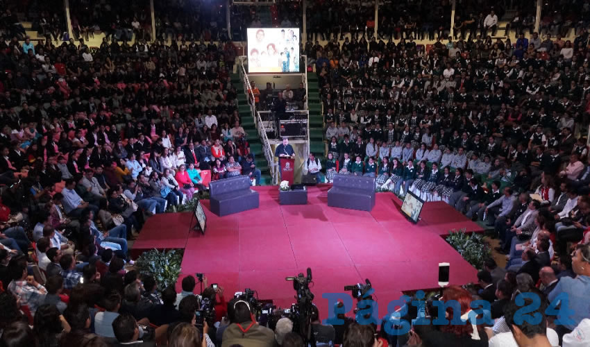 La conferencia magistral que realizó en la capital Sebastián Marroquí Santos, hijo del famoso capo colombiano Pablo Emilio Escobar Gaviria (Foto Merari Martínez Castro)