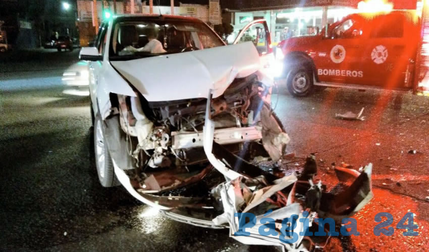 El automóvil Ford Lincoln, cuyo tripulante fue internado en el hospital Star Médica
