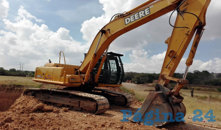 Los inspectores detectaron un socavón de media hectárea de extensión, de donde se extraía material pétreo con una excavadora