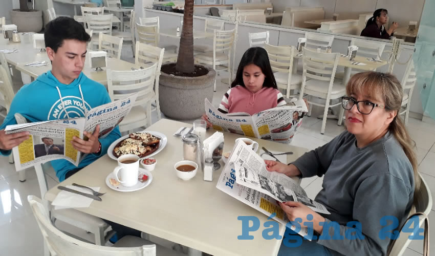 En el restaurante Del Centro almorzaron José Manolo Avilés Torres, su hermana Sara Aranzazu y la mamá de ambos, Yolanda Torres