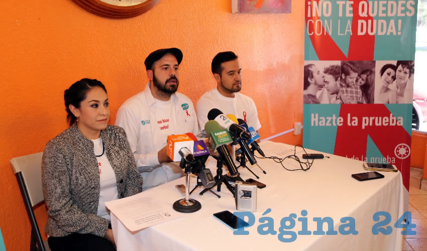Integrantes del Colectivo Ser Gay (Foto: Eddylberto Lu&eacute;vano Santill&aacute;n)