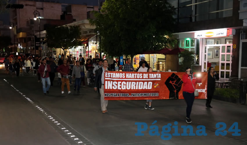 Marcharon ciudadanos contra la inseguridad en Aguascalientes (Fotos: Eddylberto Luévano Santillán)