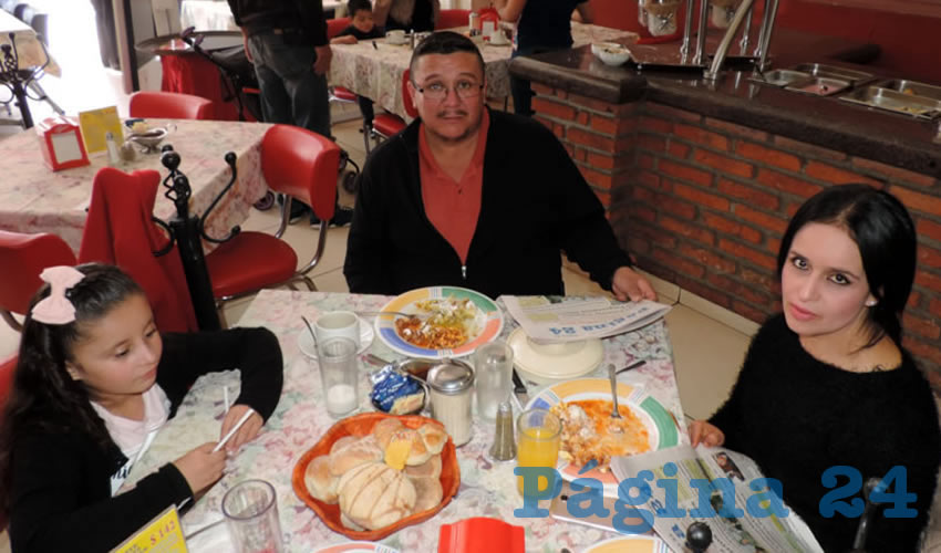 Samseri Getsemaní, Luis Lucio y Yolanda Flores almorzaron en el restaurante Mitla