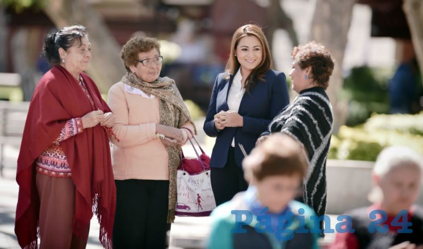 La alcaldesa Tere Jim&eacute;nez reitera su compromiso de generar pol&iacute;ticas p&uacute;blicas que promuevan el sano desarrollo de personas adultas mayores