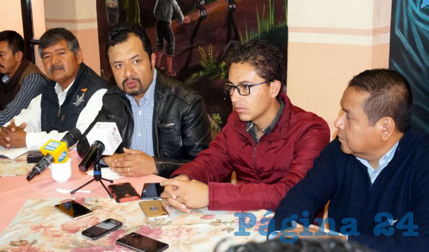 Osvaldo Ávila TIzcareño, dirigente estatal de Antorcha Campesina, señaló en rueda de prensa, que para conmemoran los 43 años de esta organización, realizarán distintos eventos donde concentrarán a miles de personas (Foto Merari Martínez Castro)