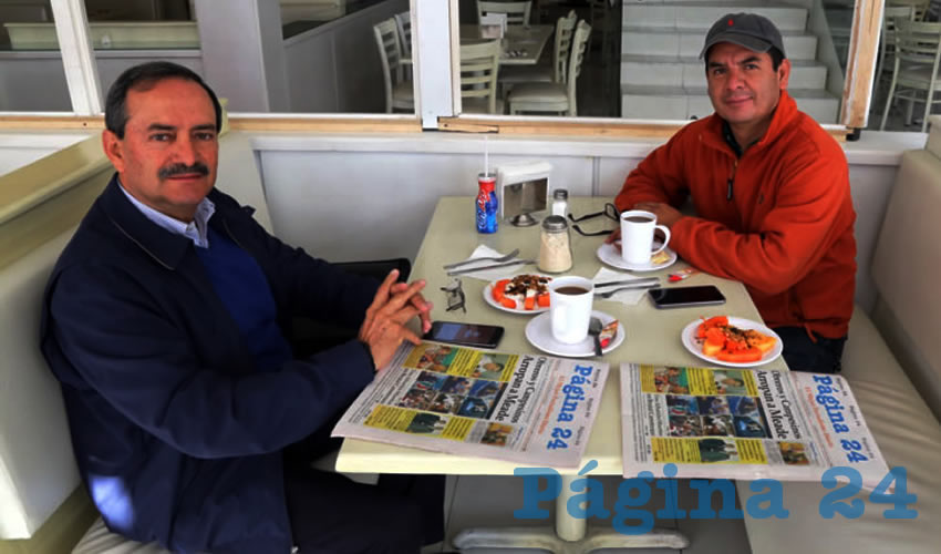 En el restaurante Del Centro almorzaron Alfredo Reyes Velázquez, asesor en Gobierno del Estado y Eduardo Santos Reyes