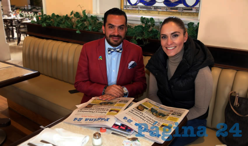 En Sanborns Francia compartieron el pan y la sal Kike de la Torre, coordinador de Comunicación Social del Municipio de Aguascalientes; y Selenne Sandoval Macías