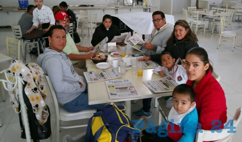 La familia Rubalcaba Castillo desayunó en el restaurante Del Centro